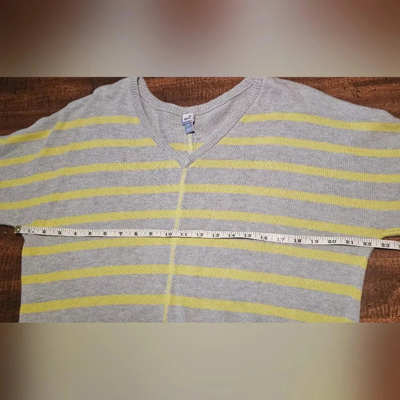 Jcpenney Sweater Pull Over Gray Lime Green Stripped V Neck 3/4 Sleeve Size M - Picture 8 of 10